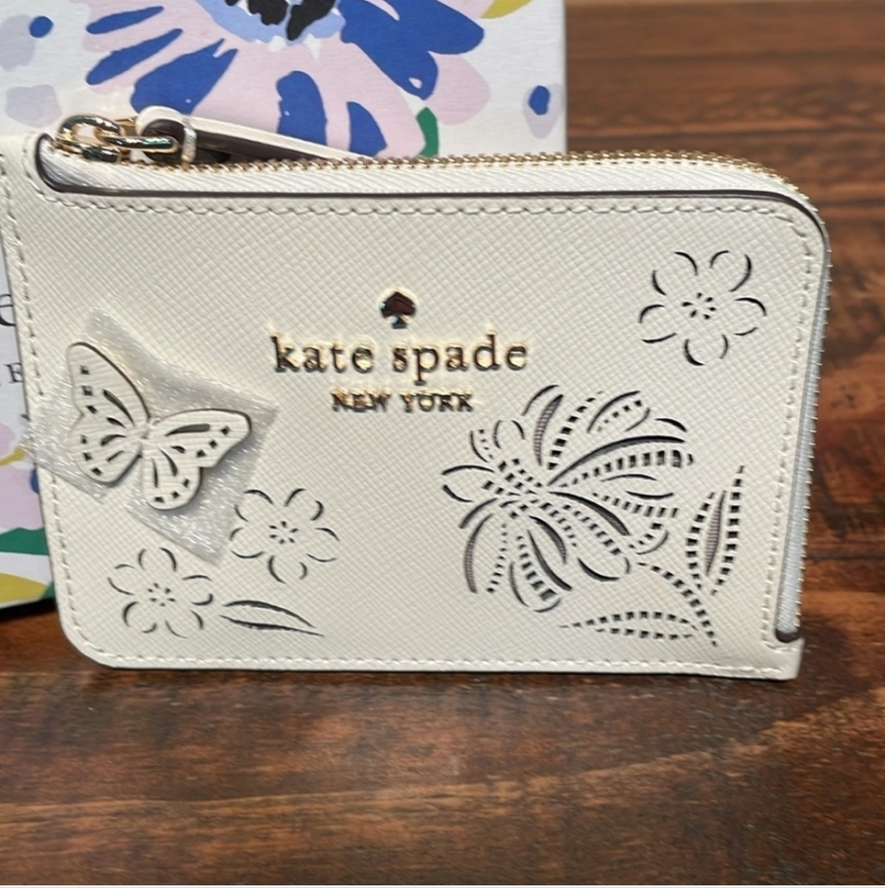 Kate Spade-Cream Floral Cutout Wristlet - Picture 2 of 8